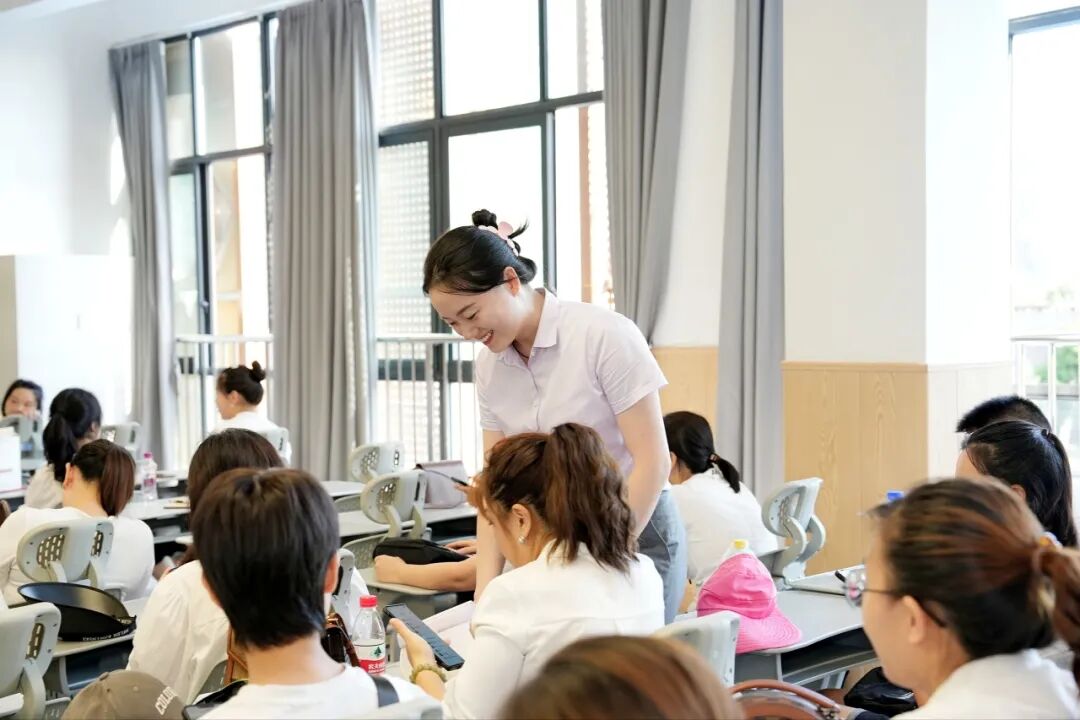 火一动态|火炬一小2023年秋一年级新生家长会