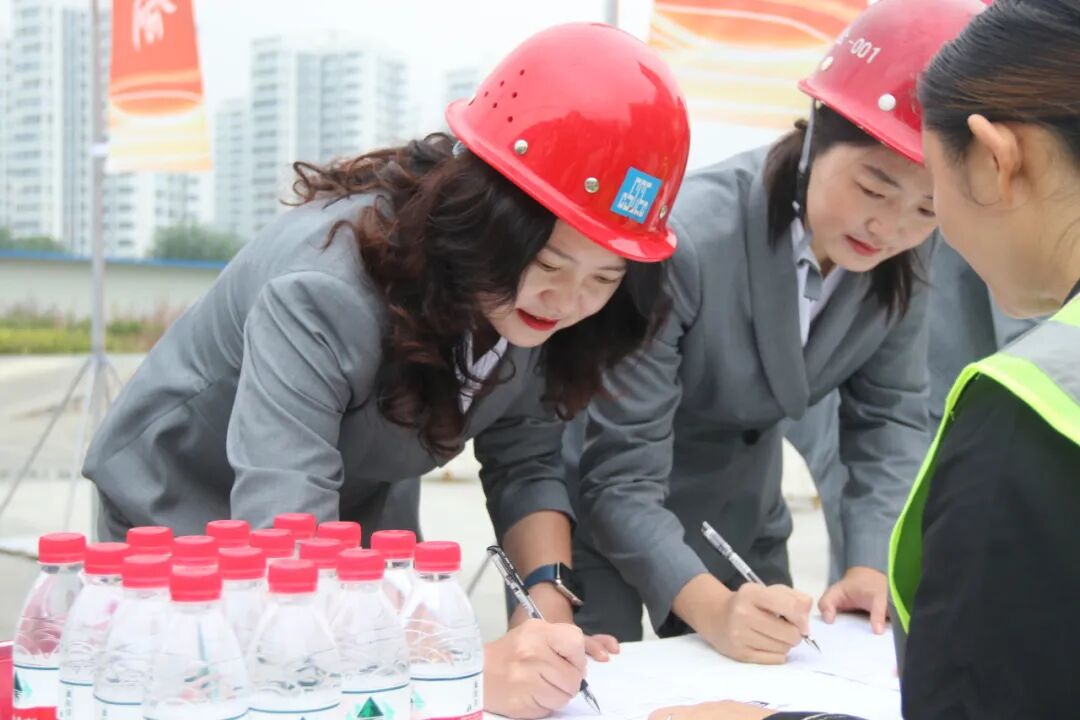 火一·喜讯丨 绵阳高新区火炬第一小学校 A校区建设项目顺利封顶!
