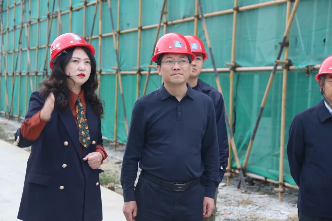 火一·动态丨深入调研促提升 精准指导助发展 --绵阳科技城社会事业和基层治理局局长杨国斌一行调研火炬一小