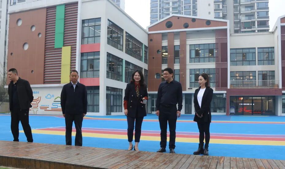 火一·动态丨深入调研促提升 精准指导助发展 --绵阳科技城社会事业和基层治理局局长杨国斌一行调研火炬一小