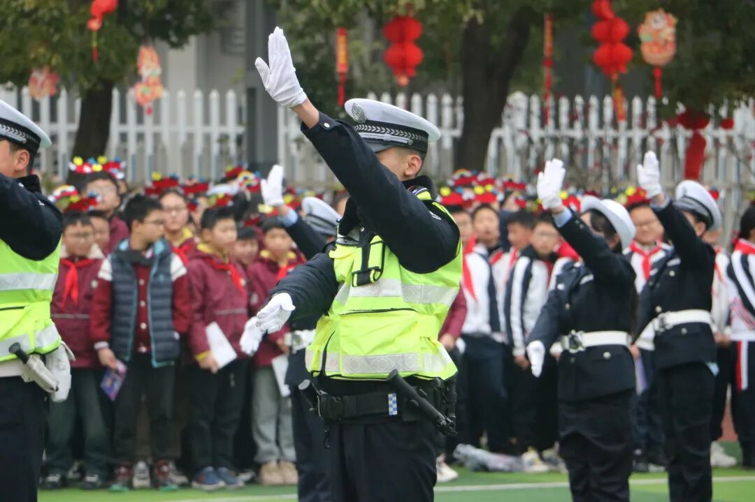 开学季丨神兽归“龙”,初春相见----2024年春火炬一小开学校园风景线