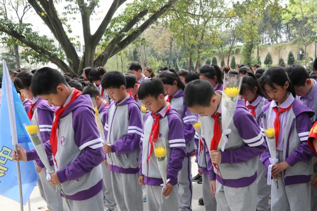 致敬,永远的英雄丨高新区火炬一小清明祭扫活动