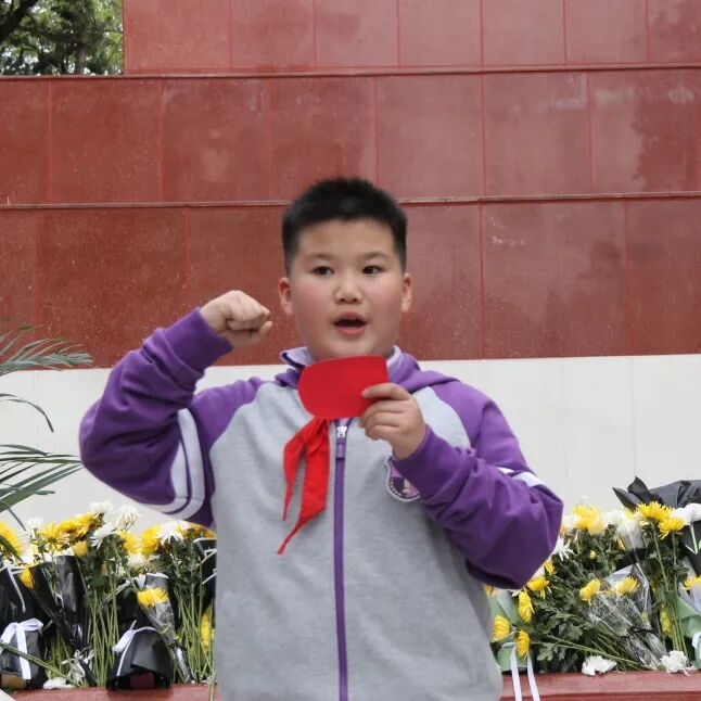 致敬,永远的英雄丨高新区火炬一小清明祭扫活动