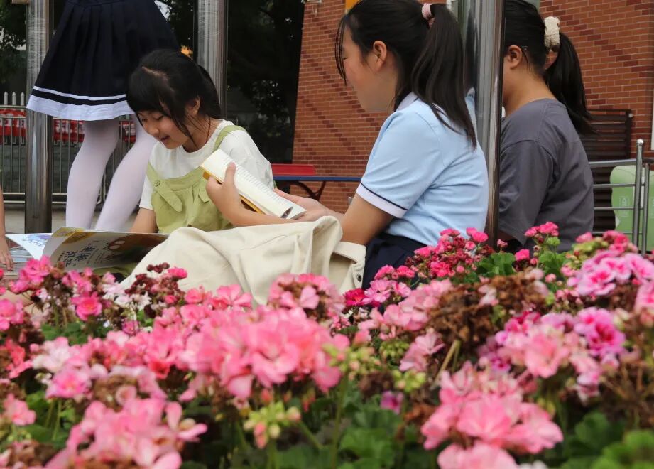 【火一读书节】春色恰如许,“旧书”开启新旅程 ---火炬一小2024年春第十一届读书节之跳蚤书市