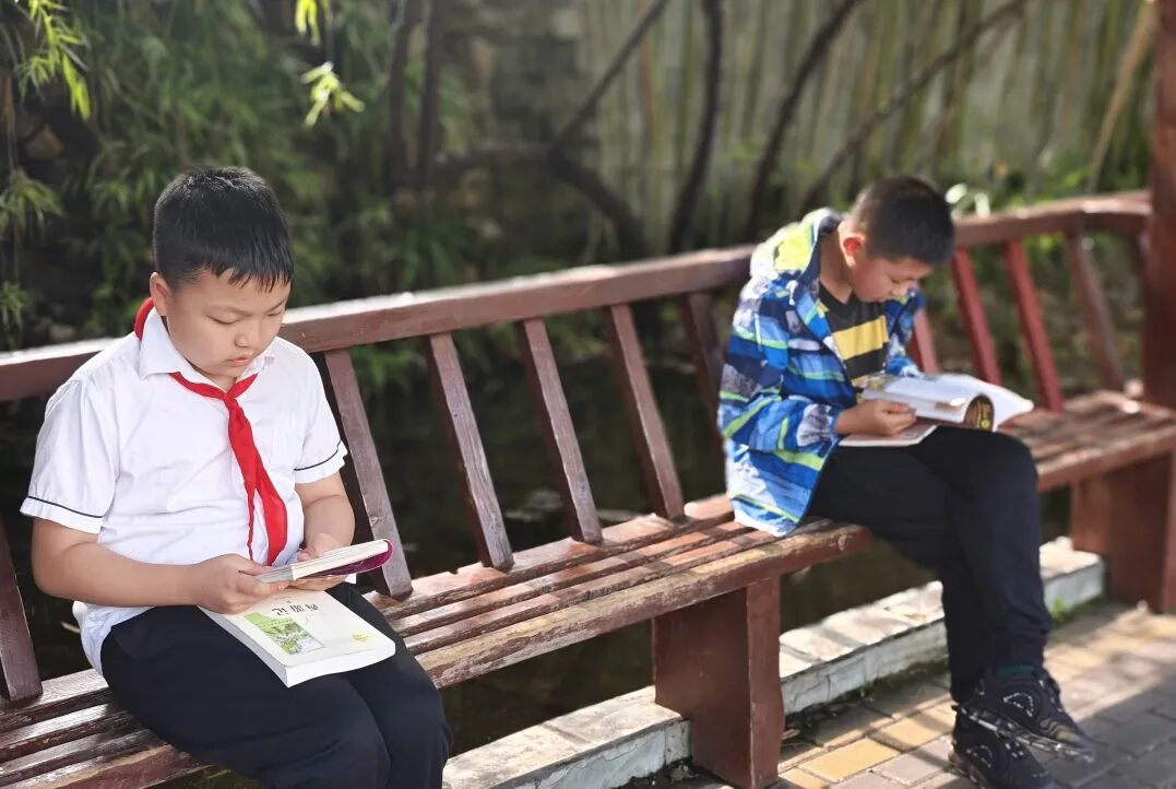 【火一读书节】春色恰如许,“旧书”开启新旅程 ---火炬一小2024年春第十一届读书节之跳蚤书市