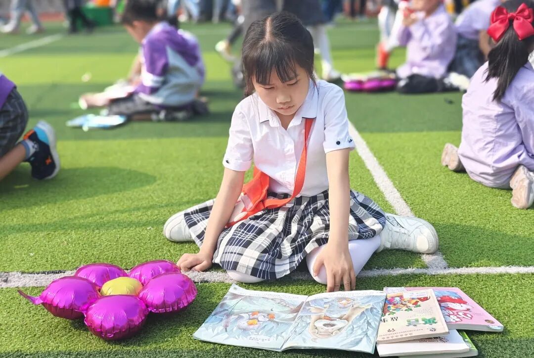 【火一读书节】春色恰如许,“旧书”开启新旅程 ---火炬一小2024年春第十一届读书节之跳蚤书市