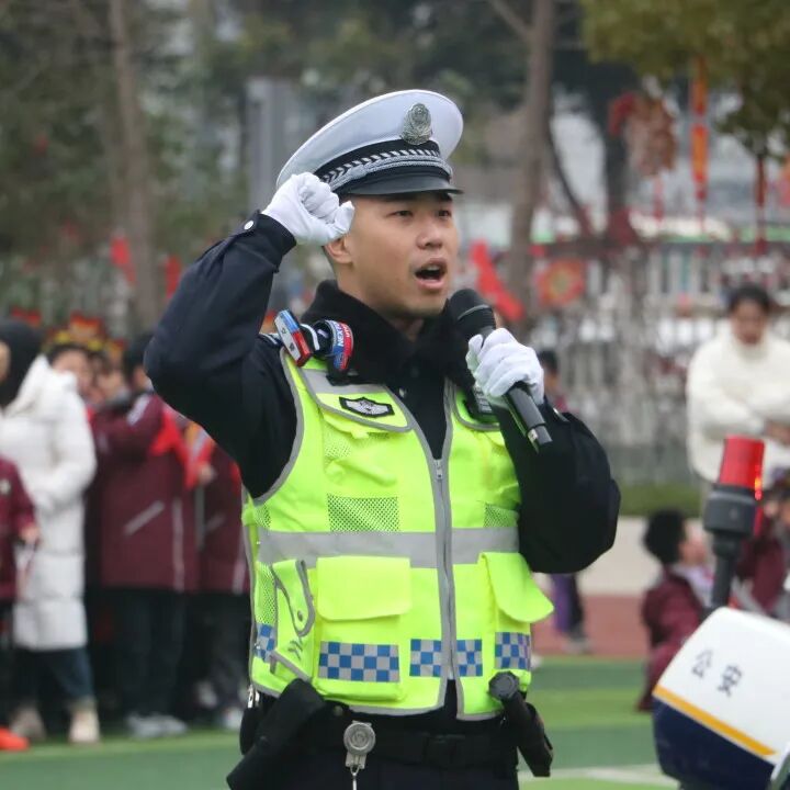 文明交通 浸润文明人生│火炬一小“小交警”特色彰显
