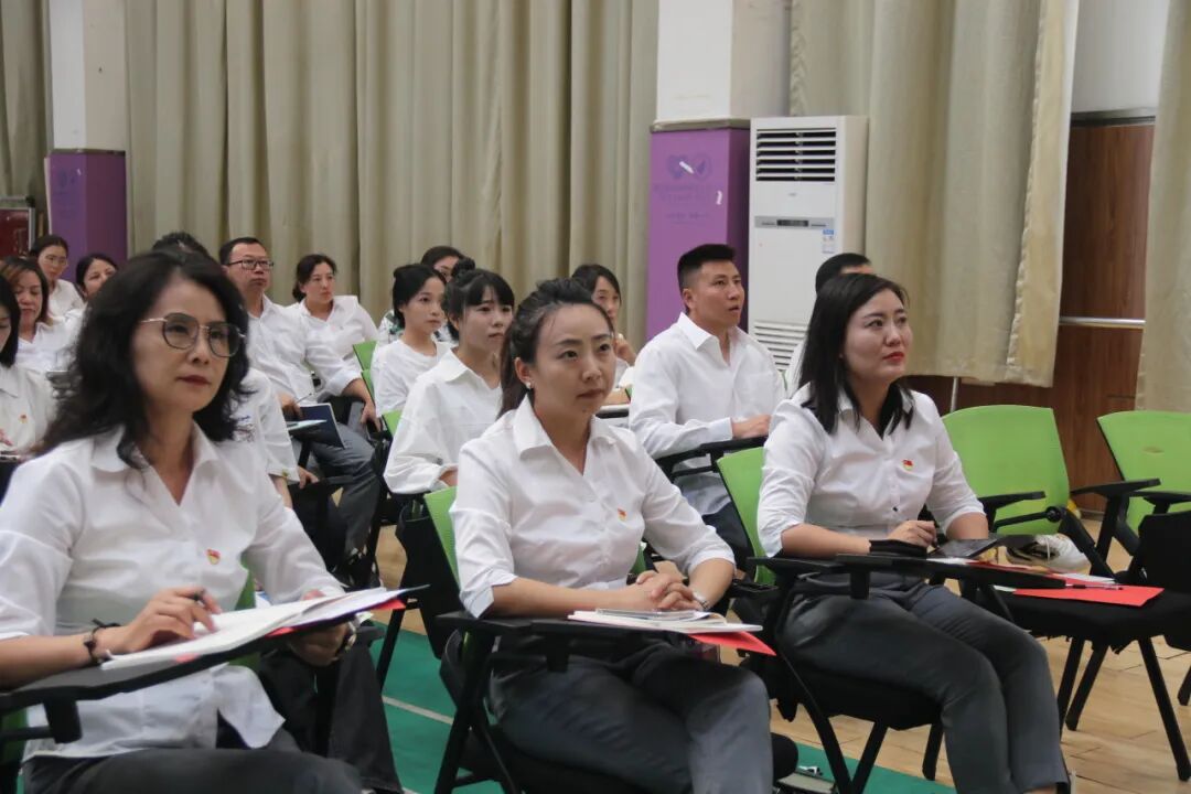 出发/一起奔赴,我们的"未来"----2024年秋火炬一小教师开学工作会