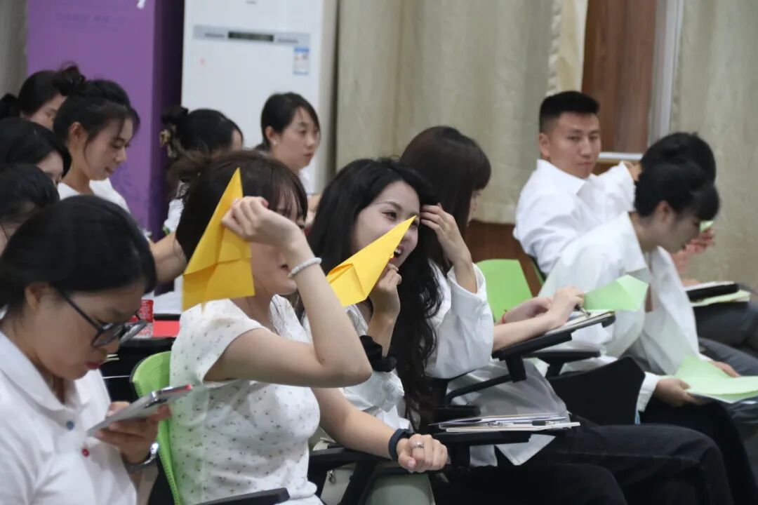 出发/一起奔赴,我们的"未来"----2024年秋火炬一小教师开学工作会