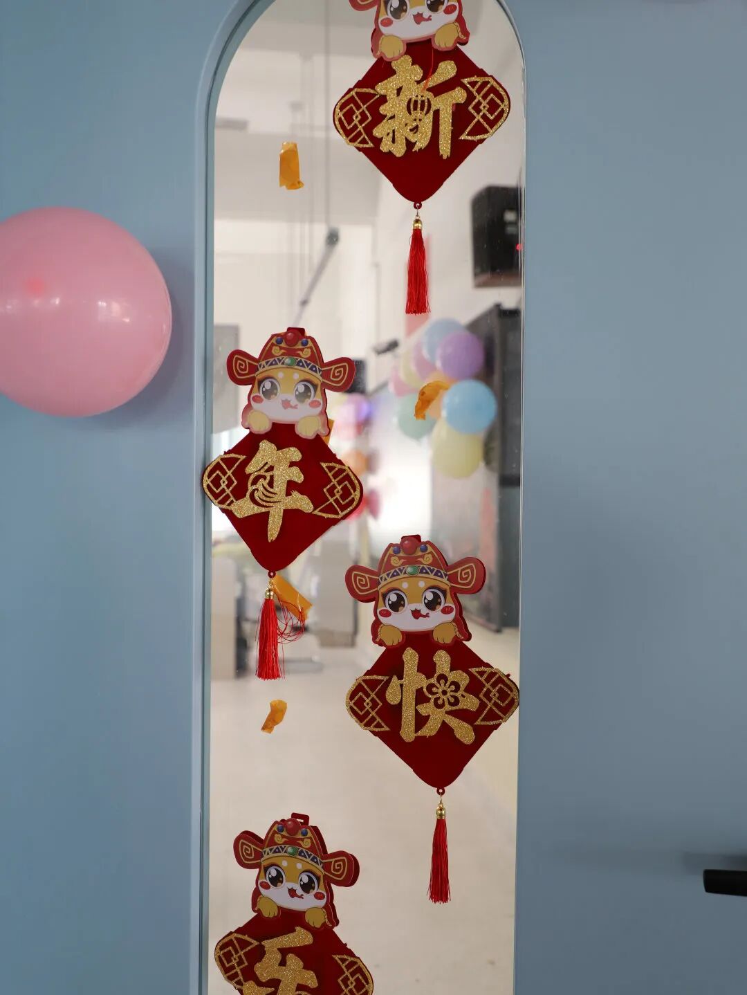 新年新愿 手作传情 ——火炬一小2025迎新年DIY主题活动