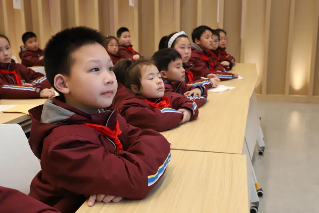 筑牢心灵防线: 火炬一小心理健康委员正式上岗