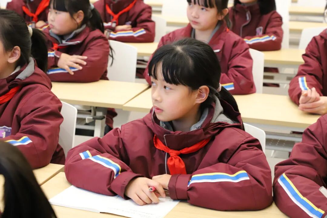 筑牢心灵防线: 火炬一小心理健康委员正式上岗