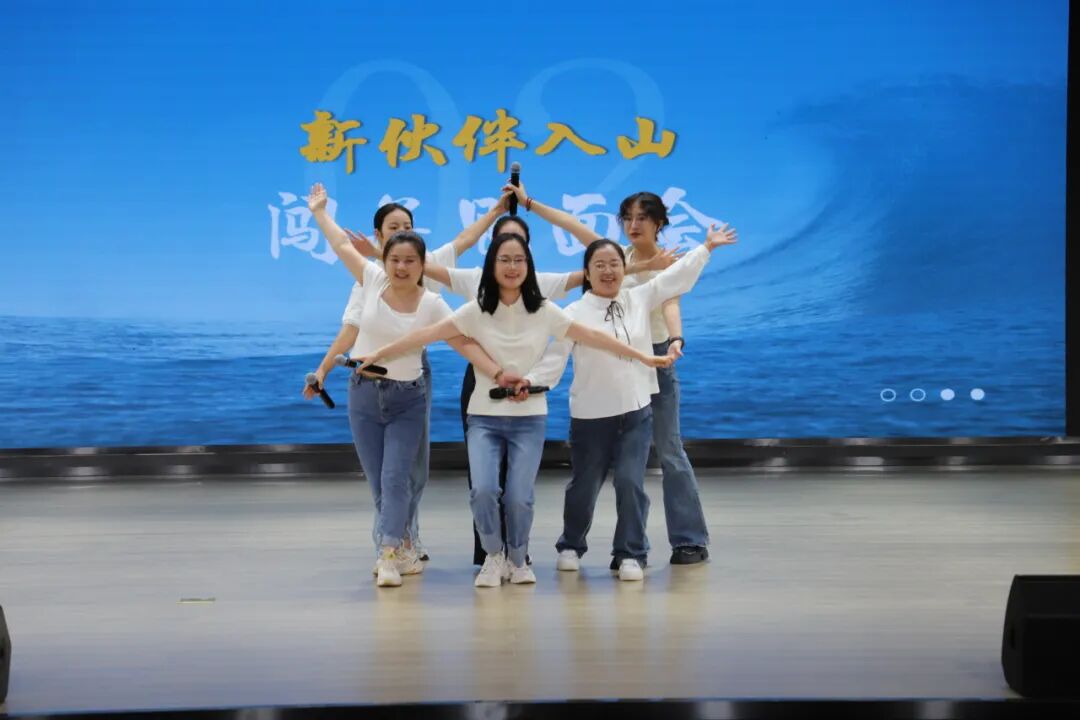 【火一动态】破“浪”开学!火炬一小开学工作会,满是教育热血