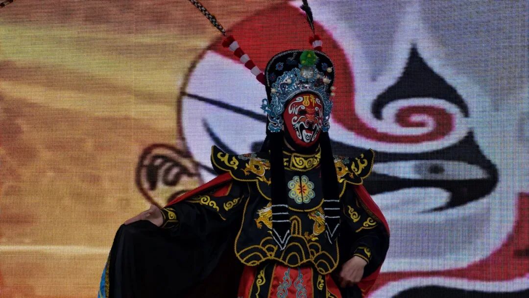非遗魔法降临校园！师生同游年味乐园 ——火炬一小2026迎新非遗游园会欢乐上演