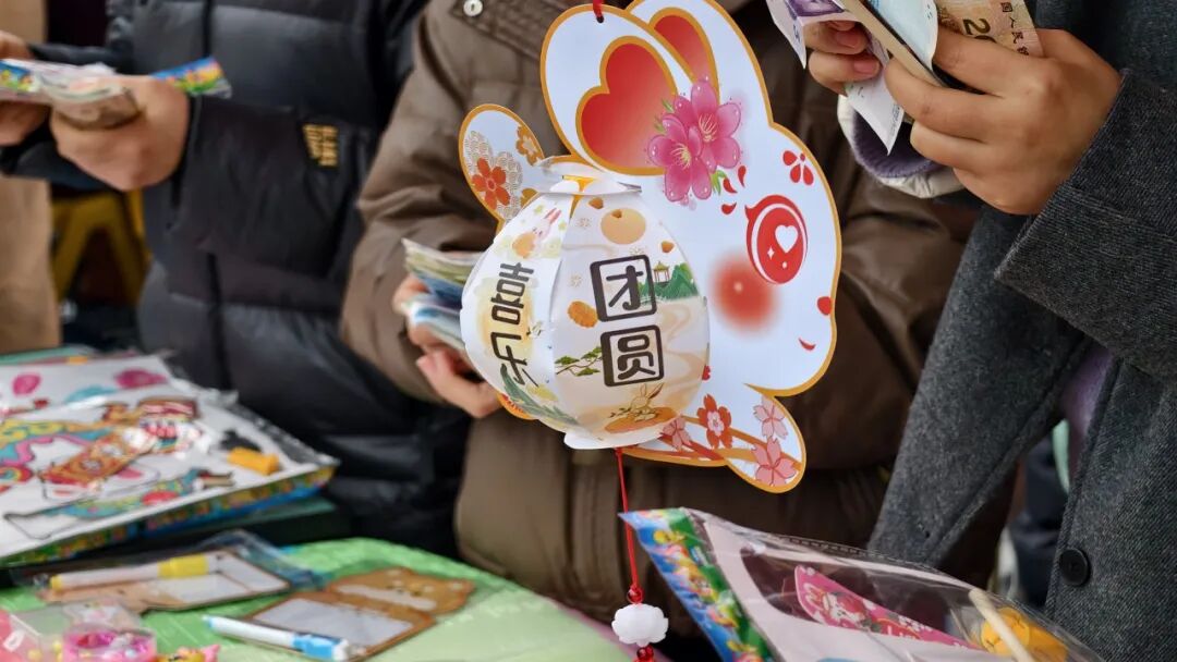非遗魔法降临校园！师生同游年味乐园 ——火炬一小2026迎新非遗游园会欢乐上演
