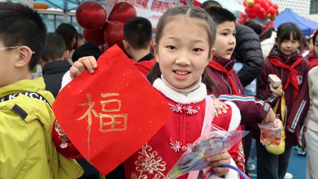 非遗魔法降临校园！师生同游年味乐园 ——火炬一小2026迎新非遗游园会欢乐上演