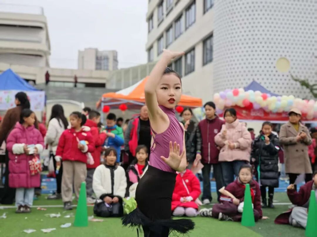非遗魔法降临校园！师生同游年味乐园 ——火炬一小2026迎新非遗游园会欢乐上演