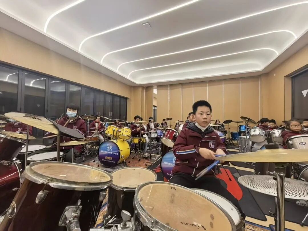 非遗魔法降临校园！师生同游年味乐园 ——火炬一小2026迎新非遗游园会欢乐上演