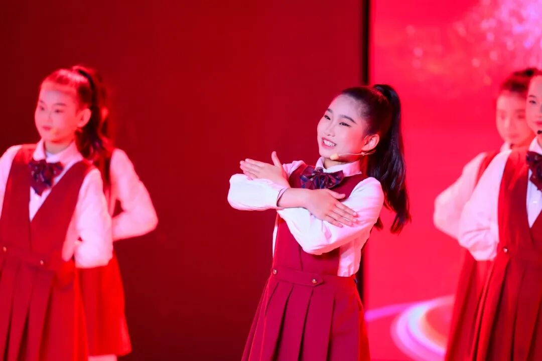 【火一动态】乐声裹着思政热,初心随旋律正燃! ——这场音乐思政课,把信仰“唱”进了青春里