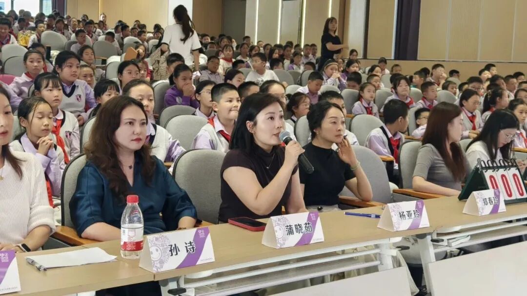 【火一学科组】文研突围，揽誉焕新再启程！-----火炬一小语文教研组2025秋荣光赋