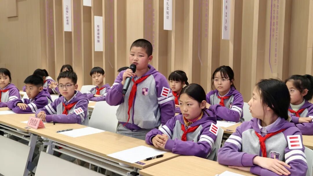 【未来小镇】｜专属“议事厅”里，学生说了算！——学生当场“挑刺”，校方现场“接单”