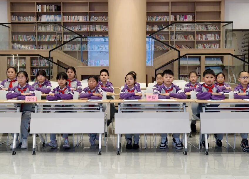 【未来小镇】｜专属“议事厅”里，学生说了算！——学生当场“挑刺”，校方现场“接单”