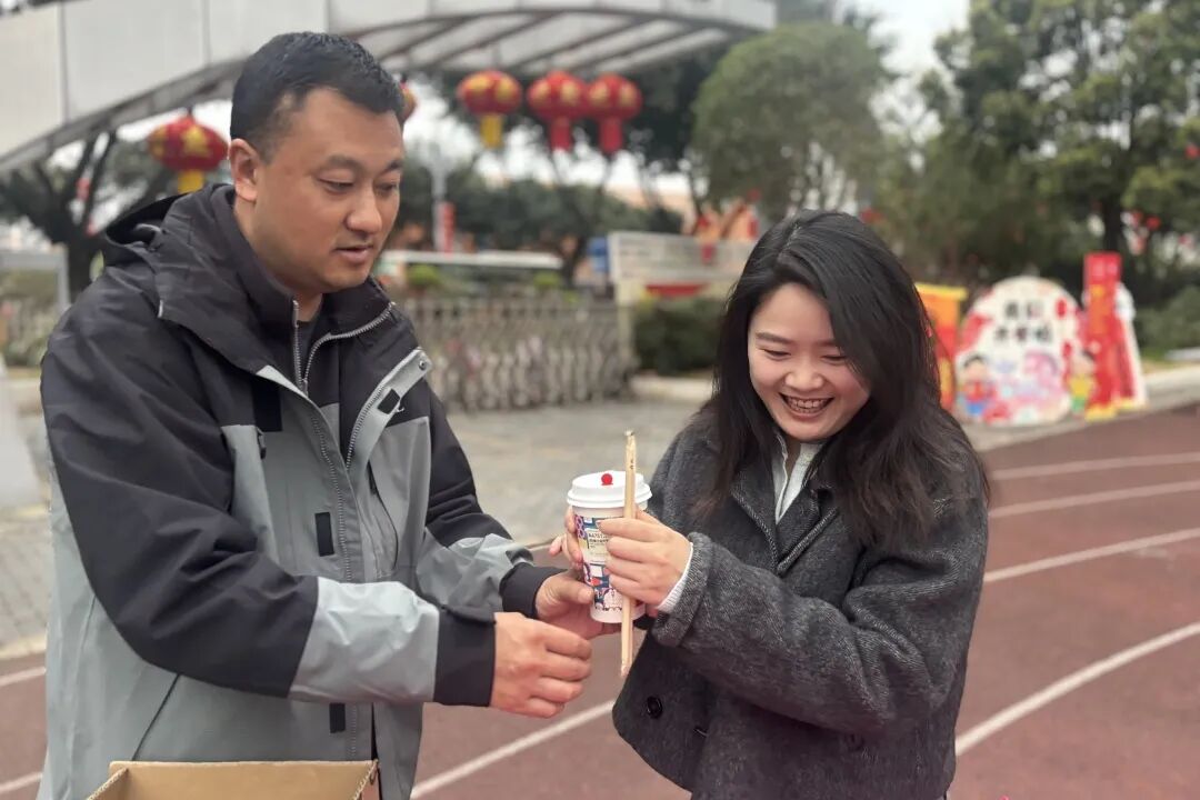 【火一月刊】春光作序，教育为诗 ——三月，火炬一小寄出一封春日来信