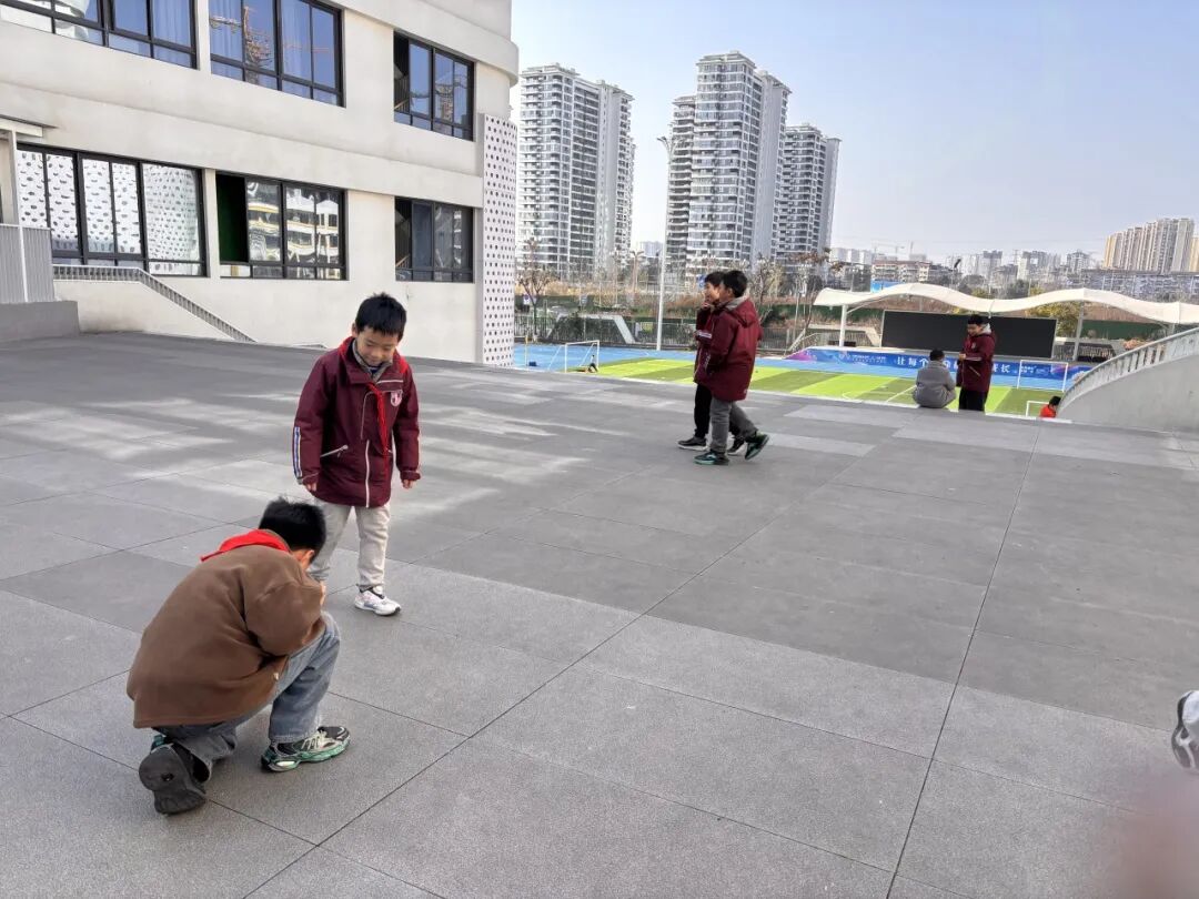 【火一月刊】春光作序，教育为诗 ——三月，火炬一小寄出一封春日来信